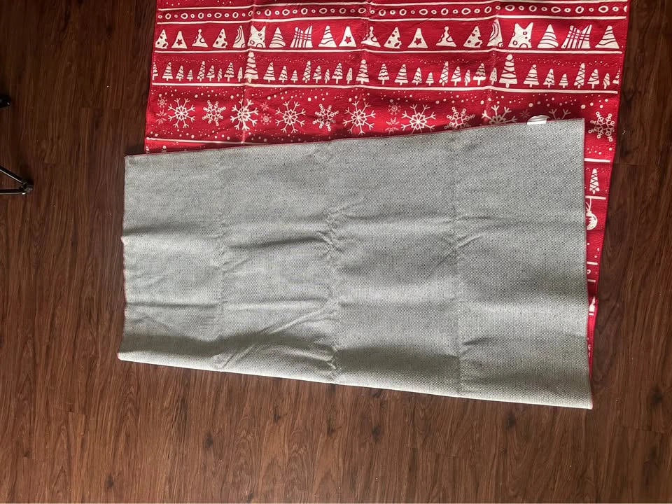 NEW 4x6 ft Christmas Snowflake Rug - photo 4