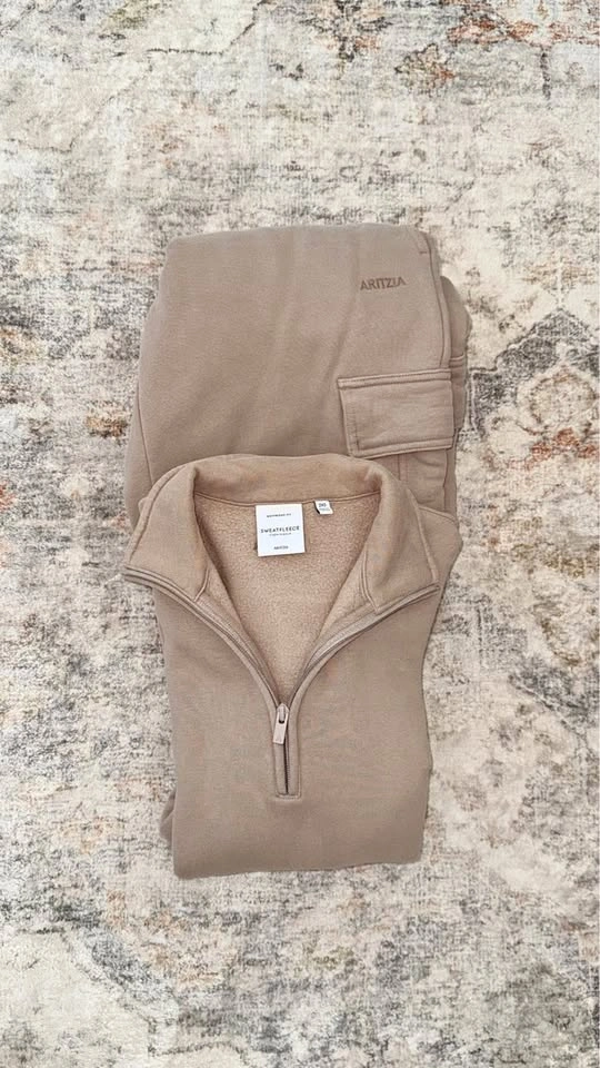 ARITZIA | Cozy Sweatfleece 1/2 Zip & Mega Cargo Sweatpant Set