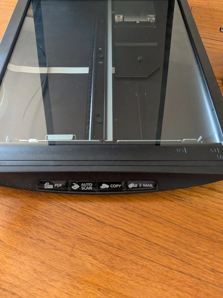 Canon CanoScan LiDE 110 - color image scanner; w original box - photo 4