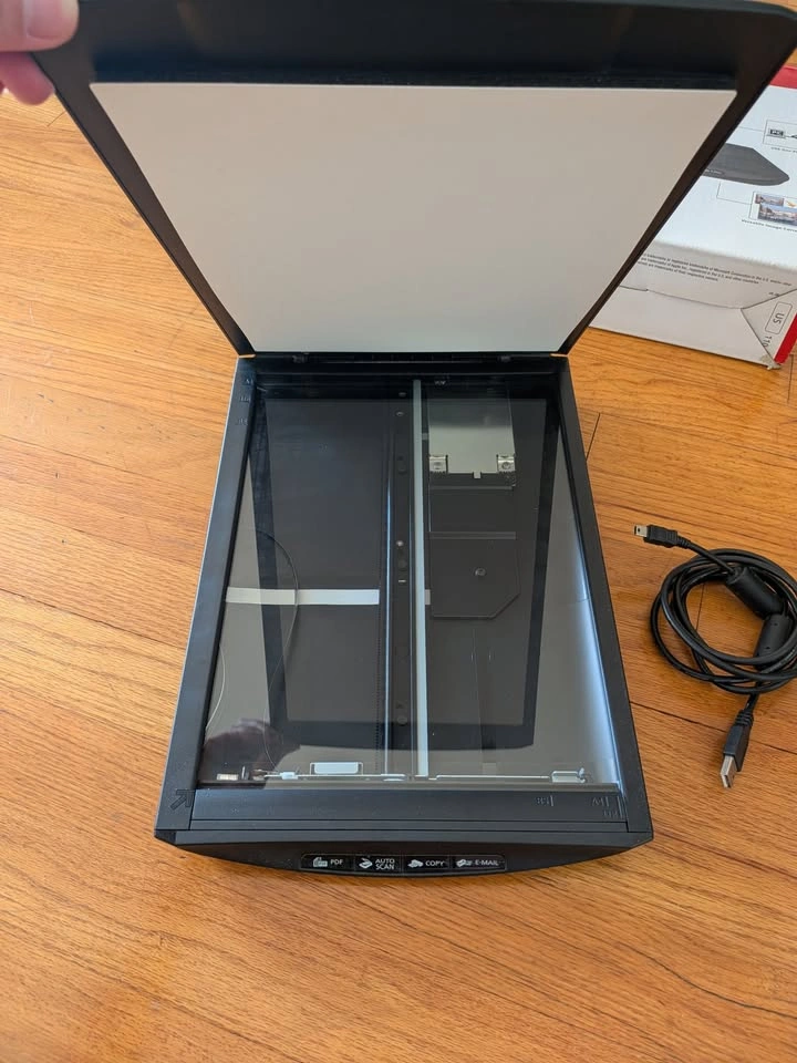Canon CanoScan LiDE 110 - color image scanner; w original box - photo 5
