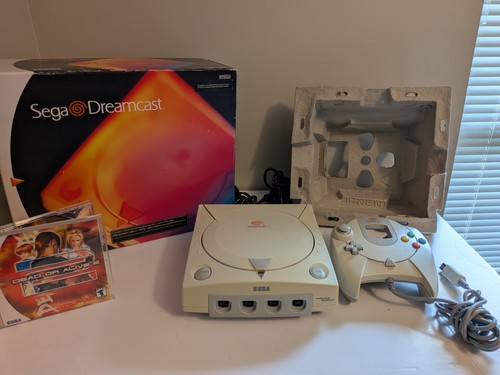 Sega Dreamcast Console w/ box! + Dead or Alive 2