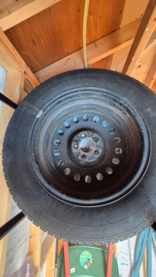 Michelin X-Ice 225/60R17 Winter Tire on Steel Rim - photo 2