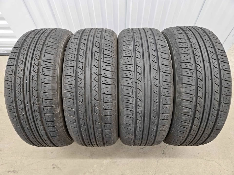 Tire Set 215/60R15