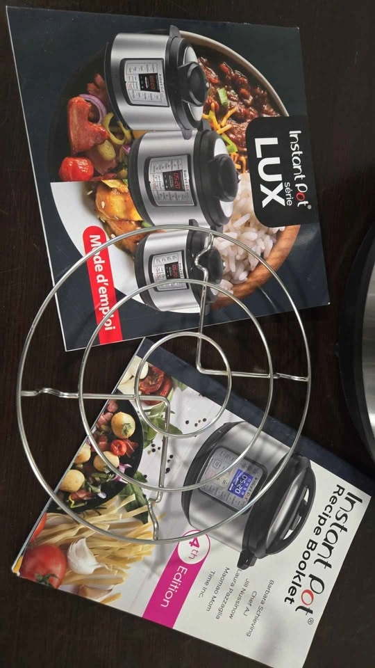 Instant Pot LUX 6 Qt Multi-Use Pressure Cooker