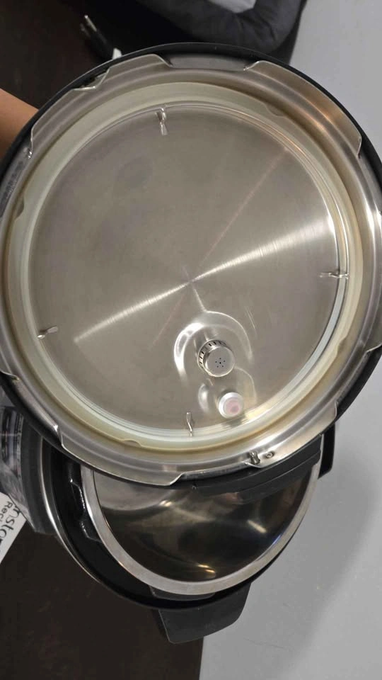 Instant Pot LUX 6 Qt Multi-Use Pressure Cooker - photo 3