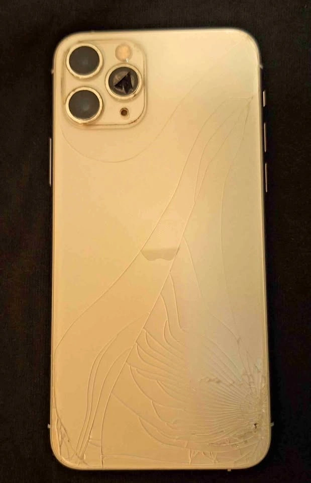 iPhone 11 Pro – iCloud Locked – For Parts/Repair
