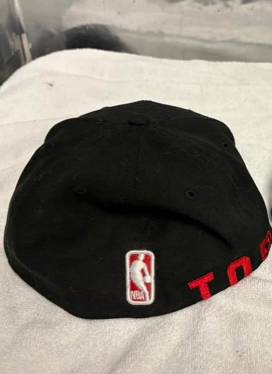 Toronto Raptors Mitchell & Ness Baseball Cap – Size 7 3/8 - photo 2
