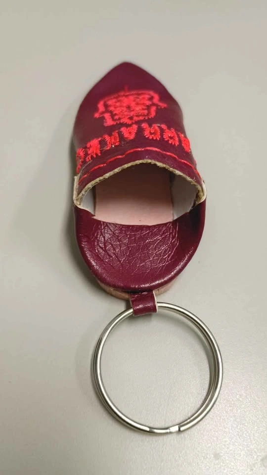 Marrakech Leather Slipper Keychain - photo 2