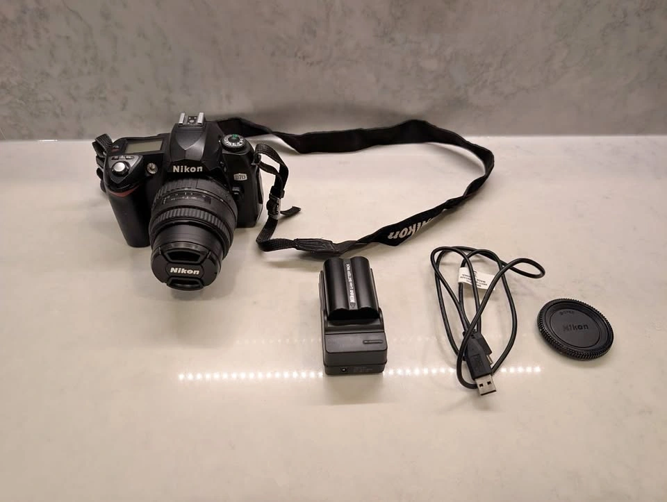 Nikon D70 DSLR Camera Kit w/ Sigma 28-80mm AF Macro Lens