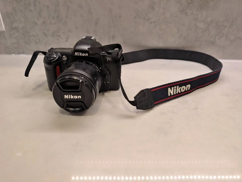 Nikon F65 35mm Film SLR Camera + AF Nikkor 28-80mm Lens