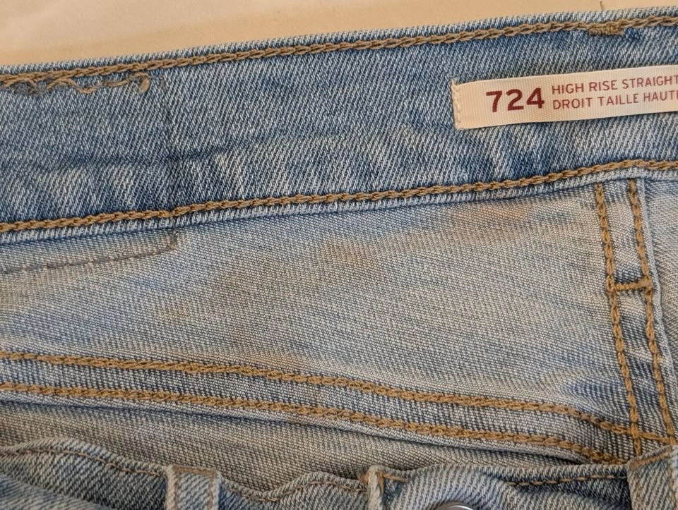 Levi’s 724 High Rise Straight Distressed Jeans W27 L32 - photo 3