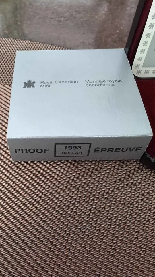 1993 Silver Dollar of the 100th anniversary of the Stanley Cup image indicator(2)