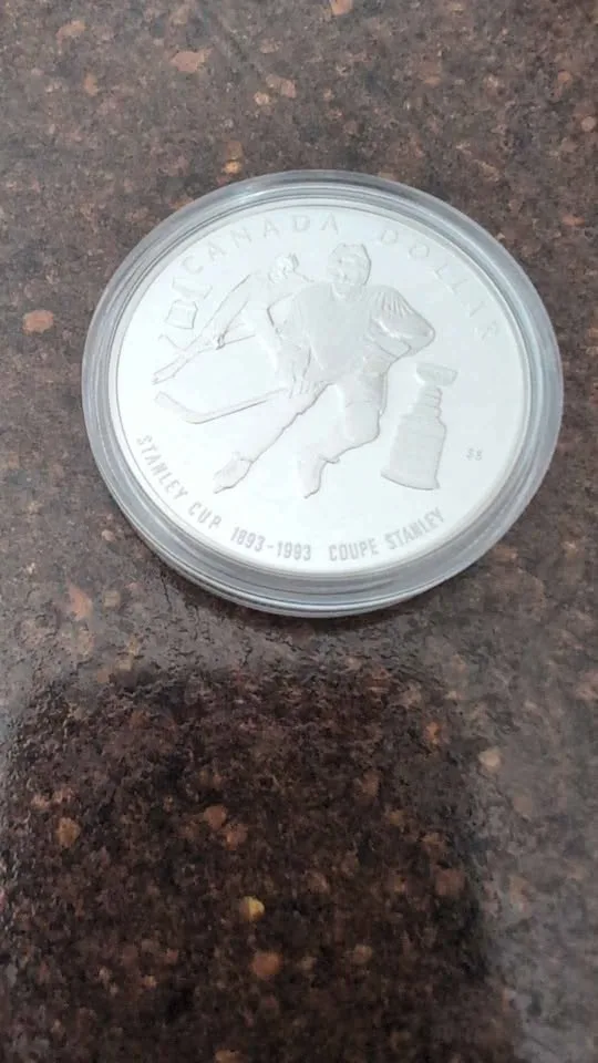 1993 Silver Dollar of the 100th anniversary of the Stanley Cup image indicator(3)