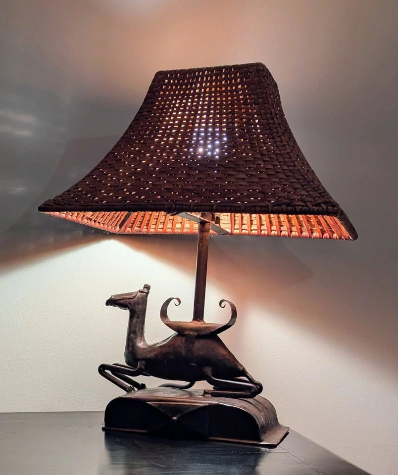 Vintage Orientalist Camel Table Lamp with Woven Leather Pagoda S - photo 2