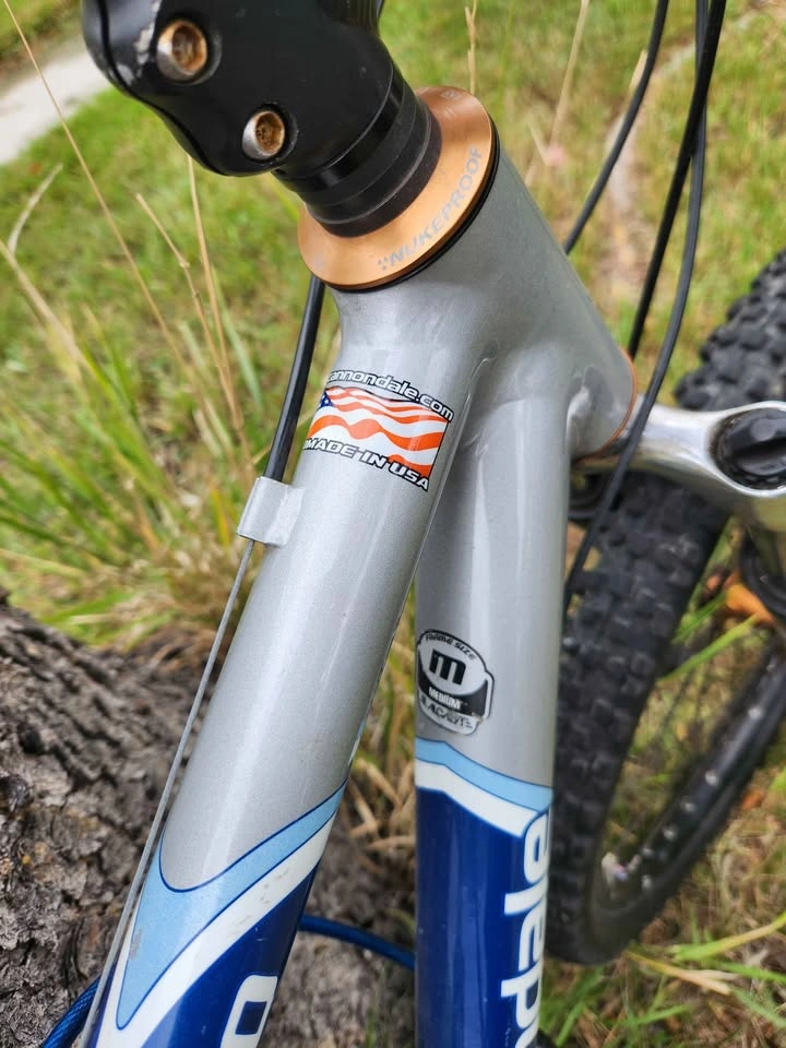 Vintage Cannondale F300 Mountain Bike – Medium Frame - photo 2