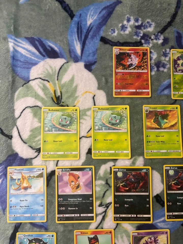 Pokémon TCG Card Lot (Shining Legends) - photo 2