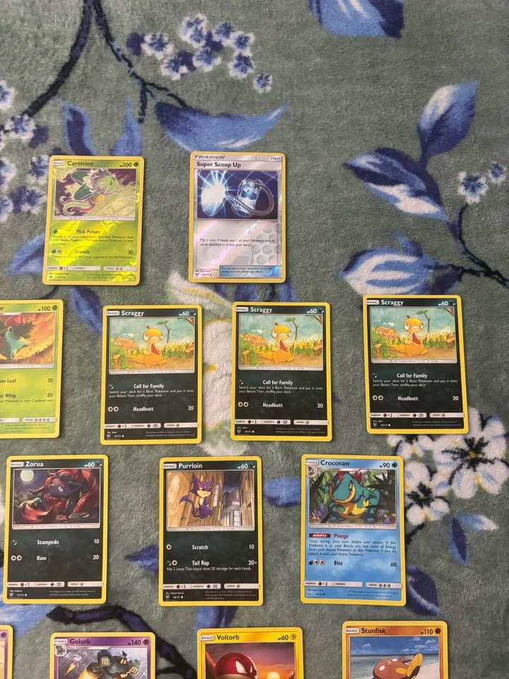Pokémon TCG Card Lot (Shining Legends) - photo 3