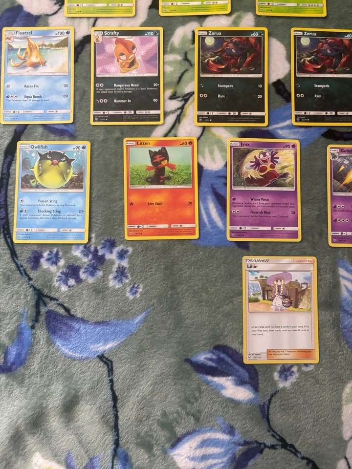 Pokémon TCG Card Lot (Shining Legends) - photo 4