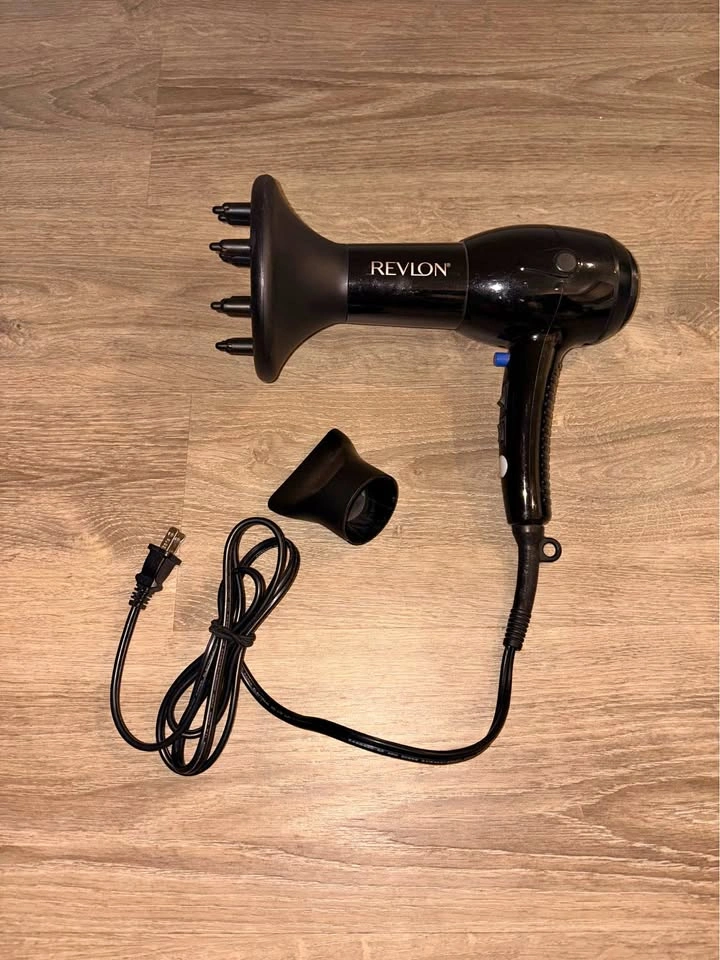 Revlon Hair Dryer with Diffuser and Concentrator Attachments