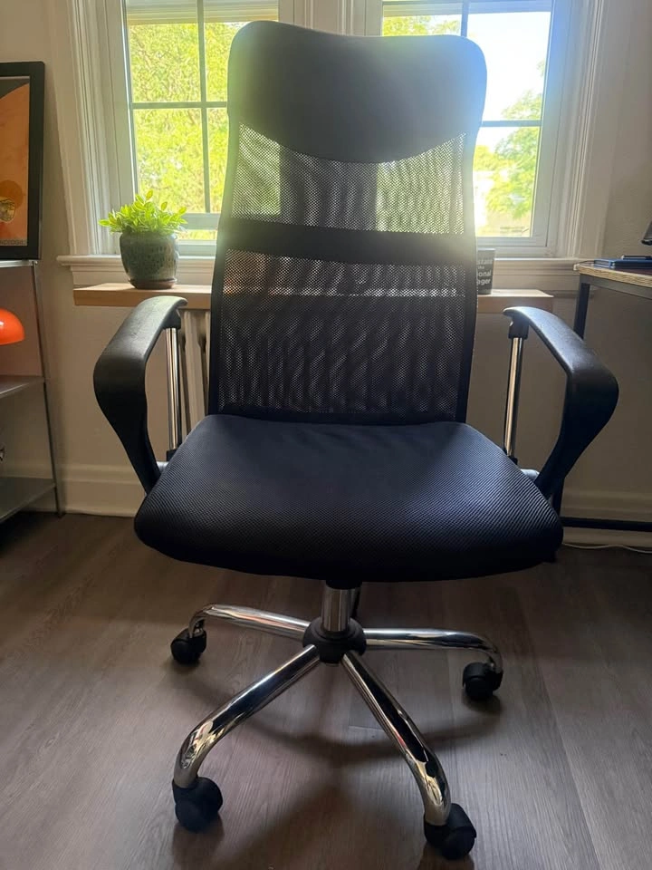Ergonomic High-Back Mesh Office Chair with Cushions - photo 2