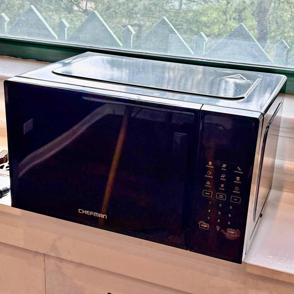 Chefman Microwave