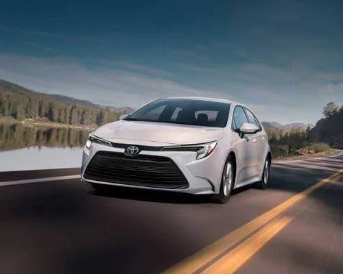 Toyota Corolla hybrid LE 2026 Fwd brand new with 0 kms image indicator(9)