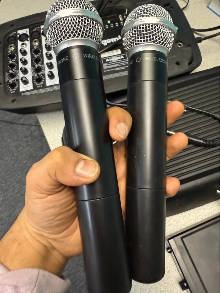 Music system with mic and other other accesories for sale image indicator(7)