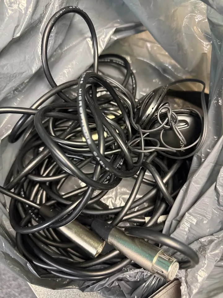 Music system with mic and other other accesories for sale image indicator(8)