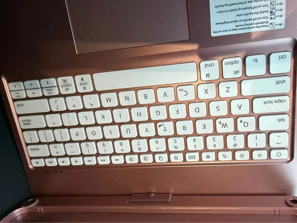 Apple magic keyboard F17 brand new condition image indicator(4)