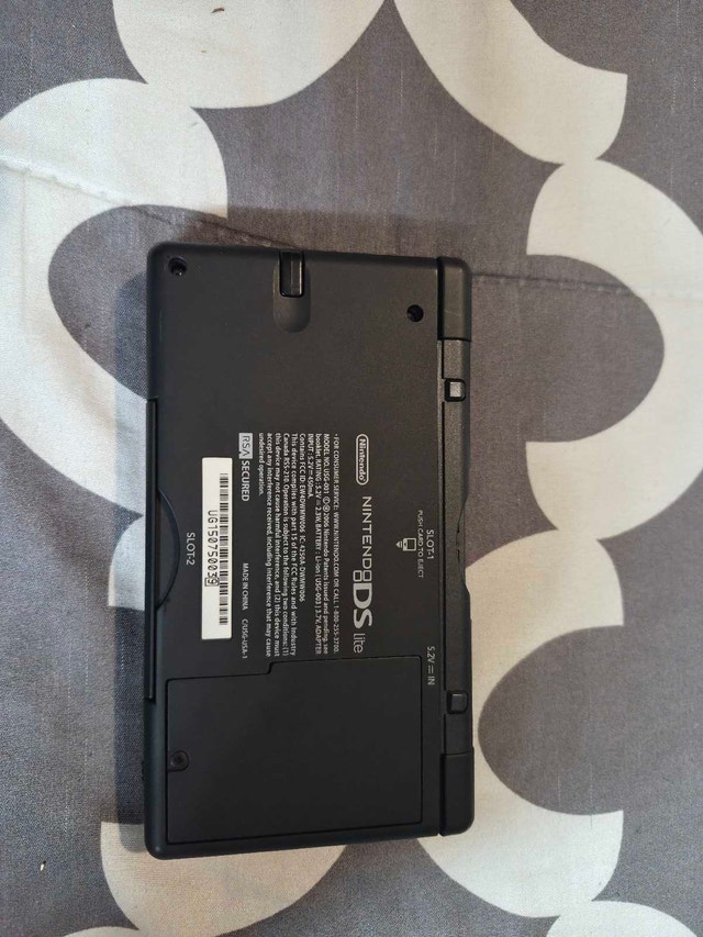 Nintendo ds lite yoshi limited edition - photo 5