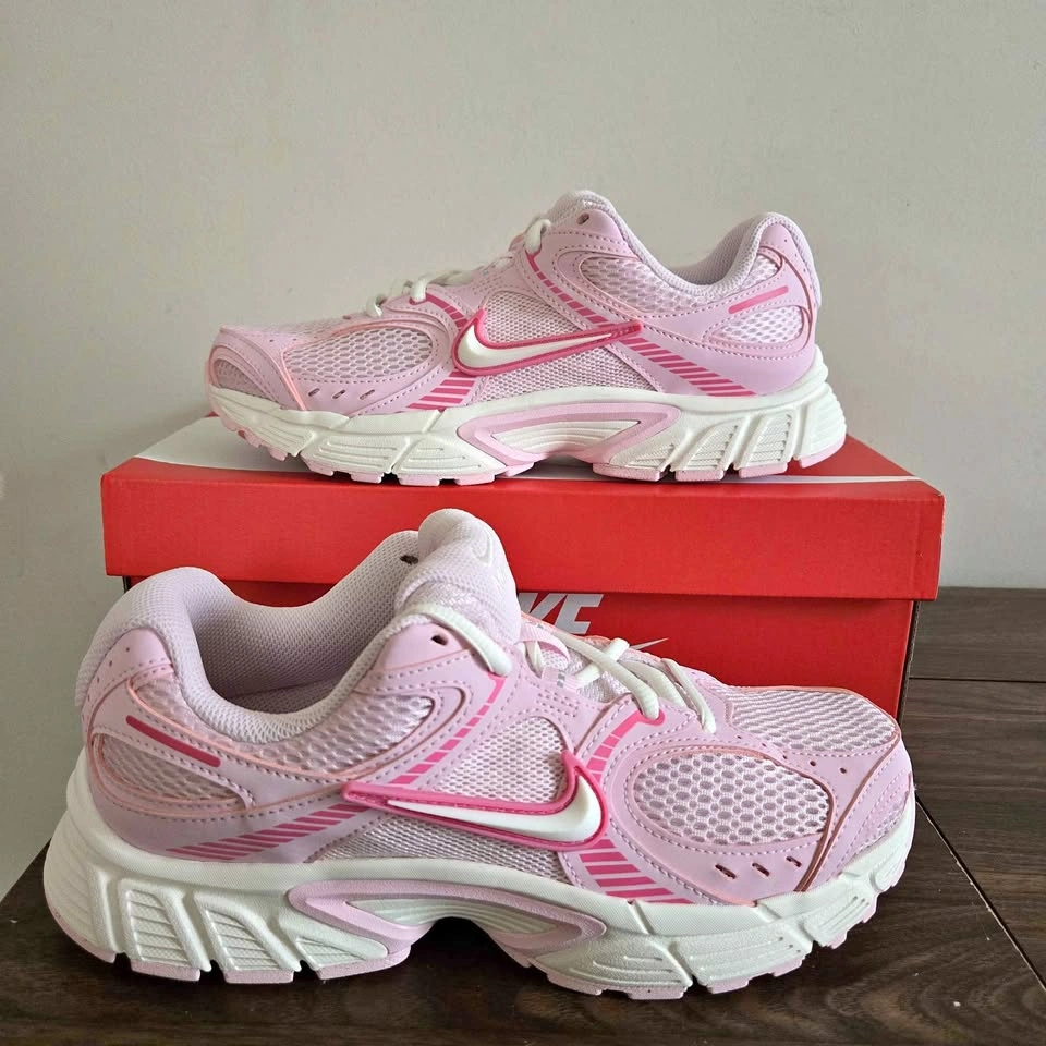 NEW Nike V5 RNR Shoes Womens Size 10 Pink Foam Pinksicle