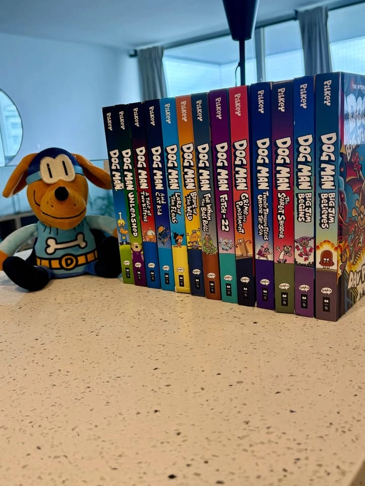 Dav Pilkey Dog Man Book Collection (13 Books) with Plush Toy - photo 4