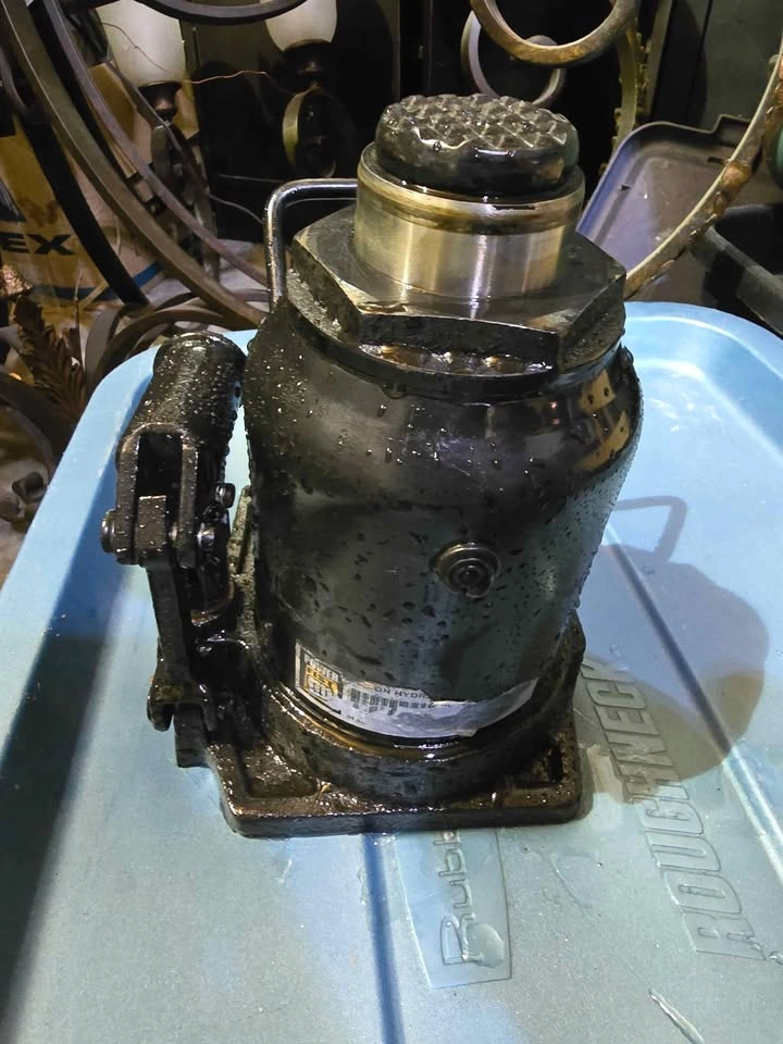 Powerfist 20 ton bottle jacks (Refurbished) - photo 3