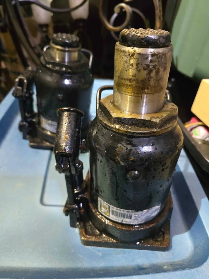 Powerfist 20 ton bottle jacks (Refurbished) - photo 4