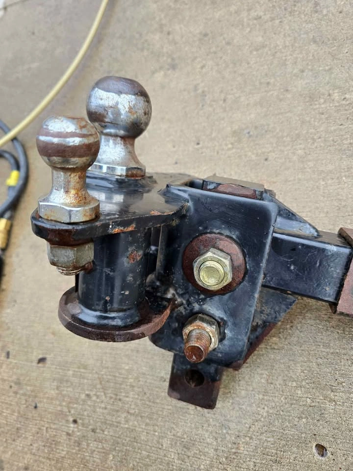 Adjustable Trailer Hitch - photo 2