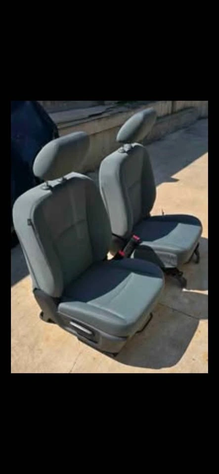 2017 Ram Seats (Front w/console and rear bench) - photo 2
