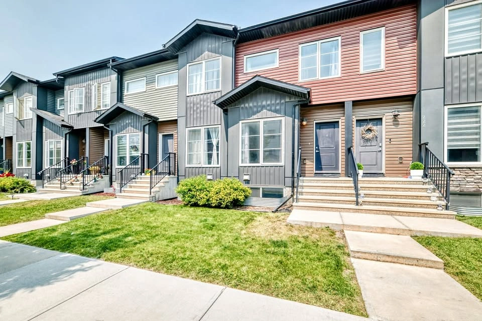 2 Beds 2.5 Baths - Townhouse