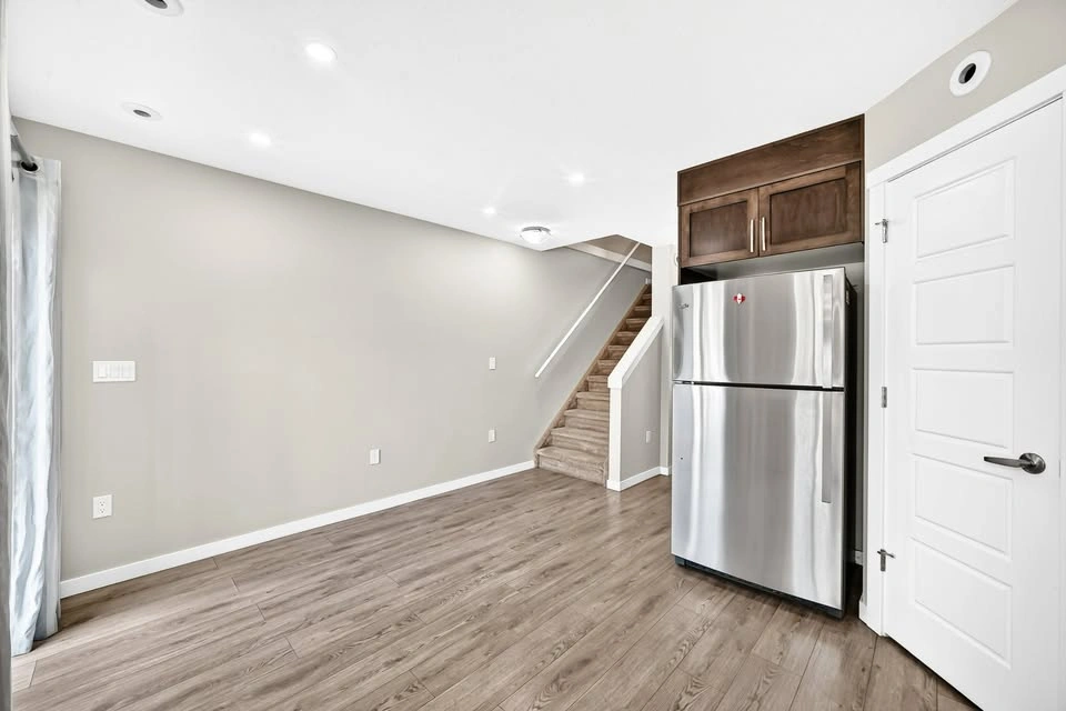 2 Beds 2.5 Baths - Townhouse - photo 4