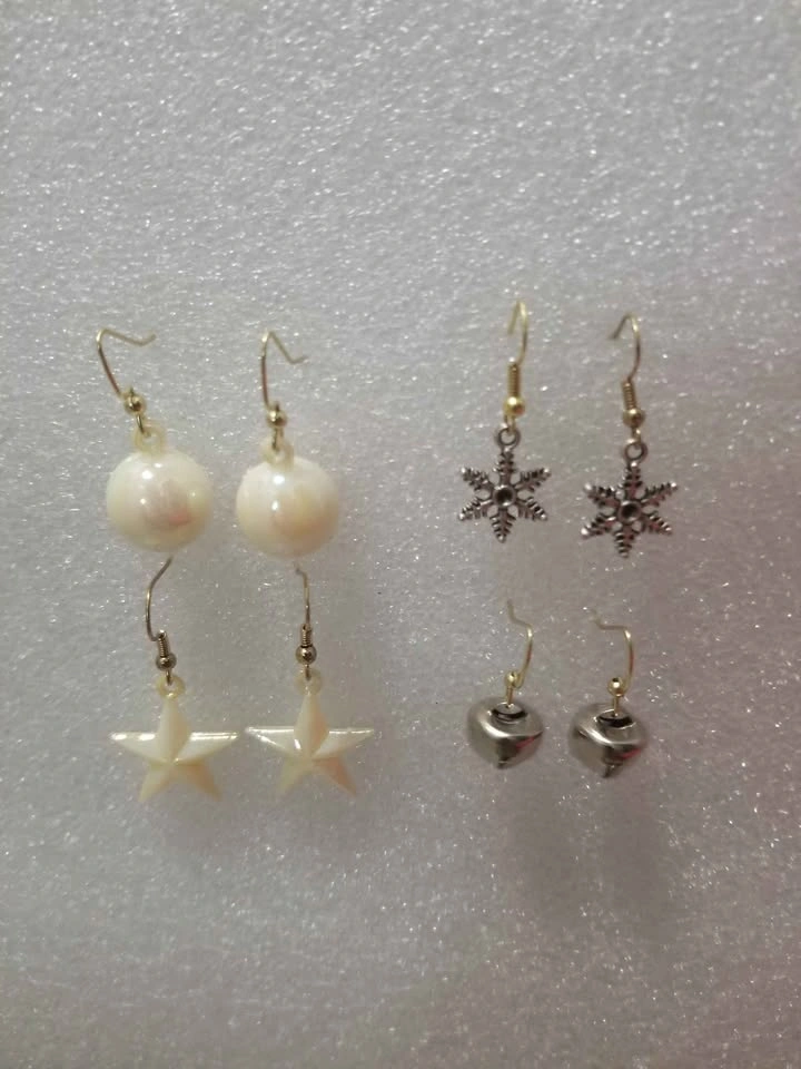 Christmas Holiday Themed Earrings - photo 2