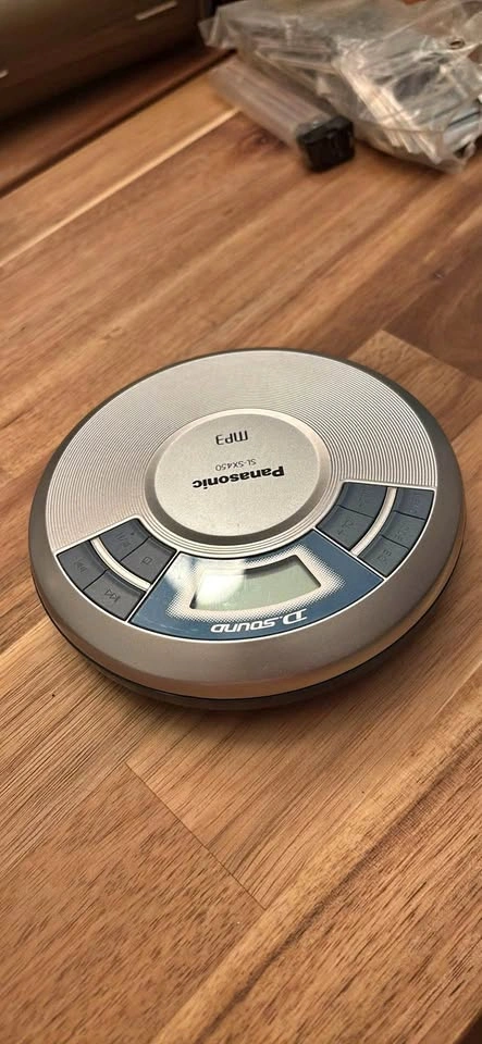 FREE: Vintage Portable CD Player (For Repair / Parts / Project)