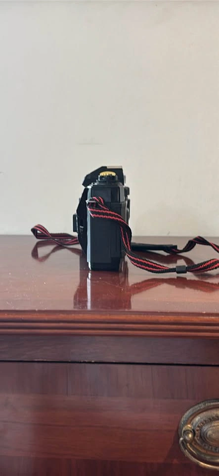 Nishika N8000 3D 35mm Film Camera - photo 2