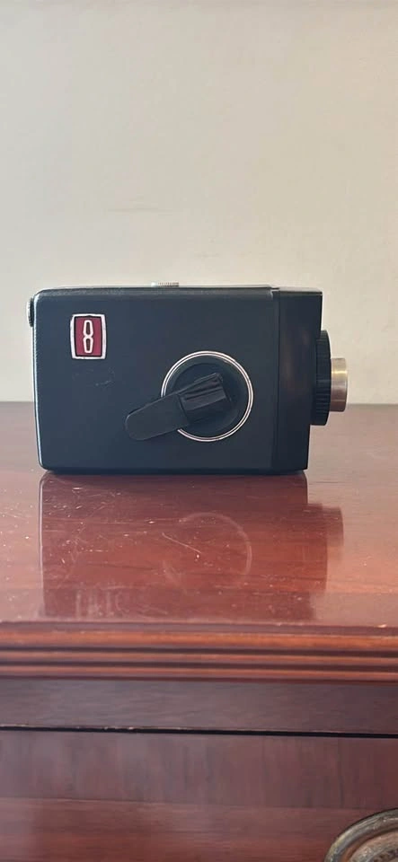 Kodak Hawkeye 8 Movie Camera - photo 4