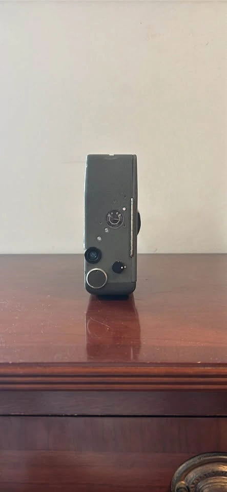 Vintage 1960s Canon Reflex Zoom 8-2 Movie Camera - photo 3