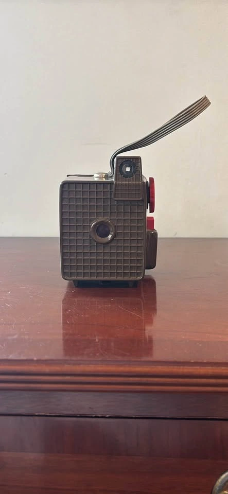 Vintage Imperial Debonair Camera - Brown Retro Display / Prop - photo 3