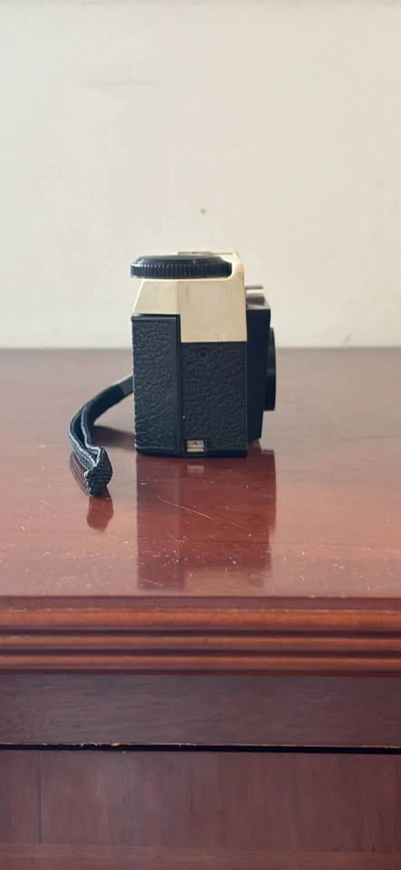 Vintage Imperial Debonair 127 Film Camera - Retro Toy Camera Pro - photo 4