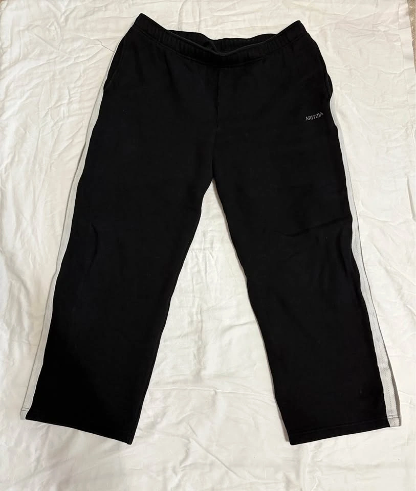 Aritzia Mega Sweatfleece Sweatpants - photo 3