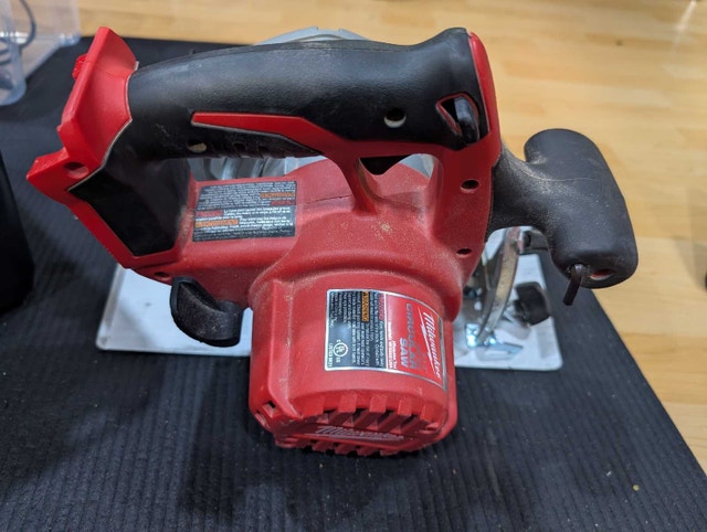 Milwaukee M18 6-1/2" Cordless Circular Saw 2630-20 - photo 2