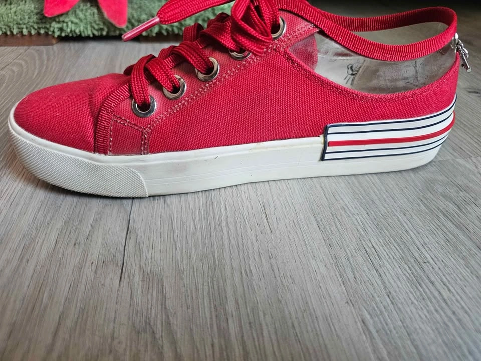 Disney shoes - women 8.0 - photo 2