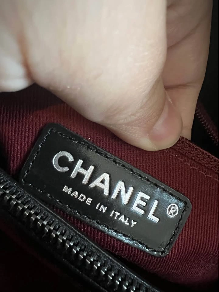 Chanel Classic Flap Bag Limited Edition Oil Wax - photo 4