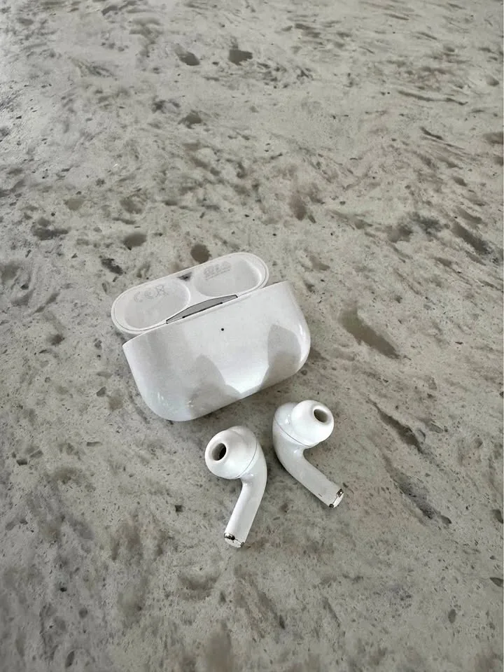 AirPods Pro thumbnail